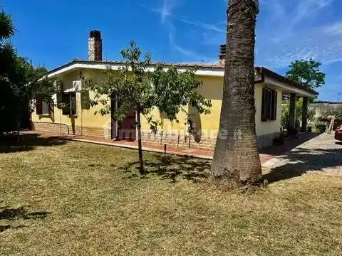 Villa in vendita a Latina