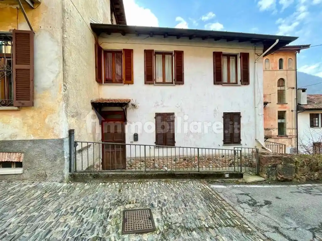 Casa indipendente in vendita a Valganna