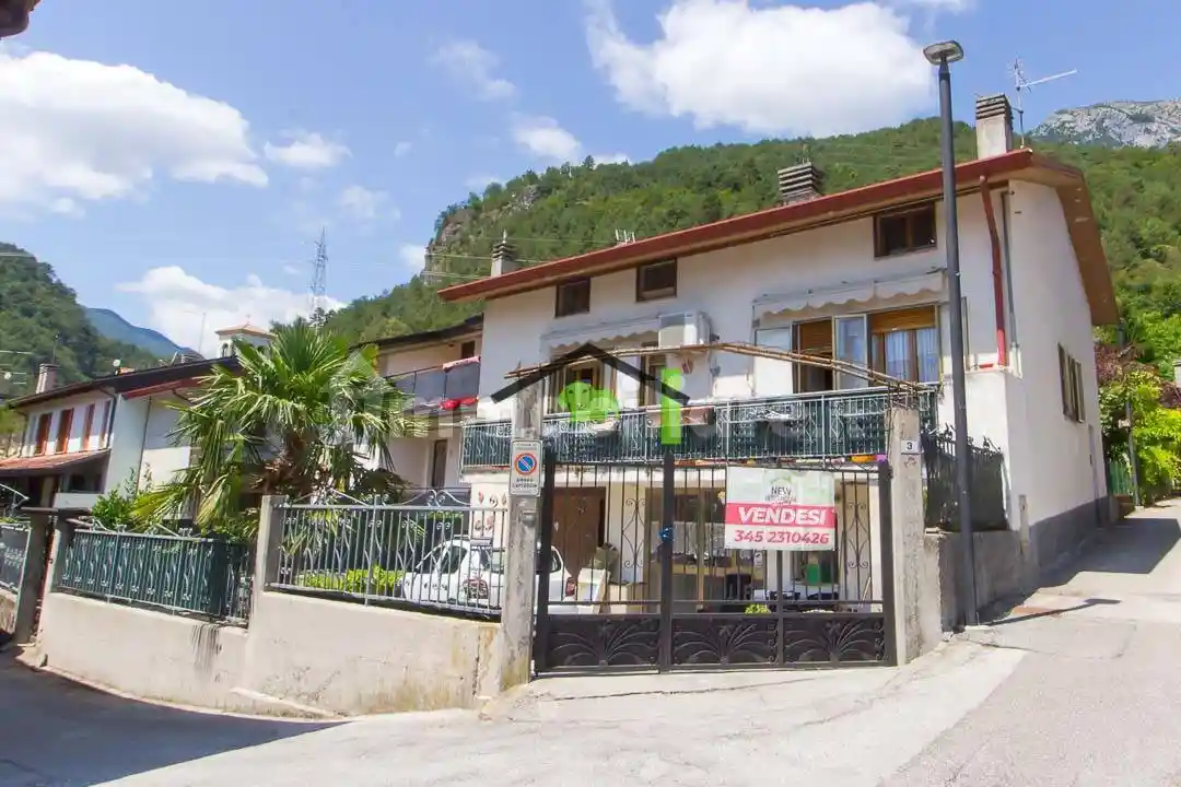 Villetta a schiera in vendita a Trasaghis