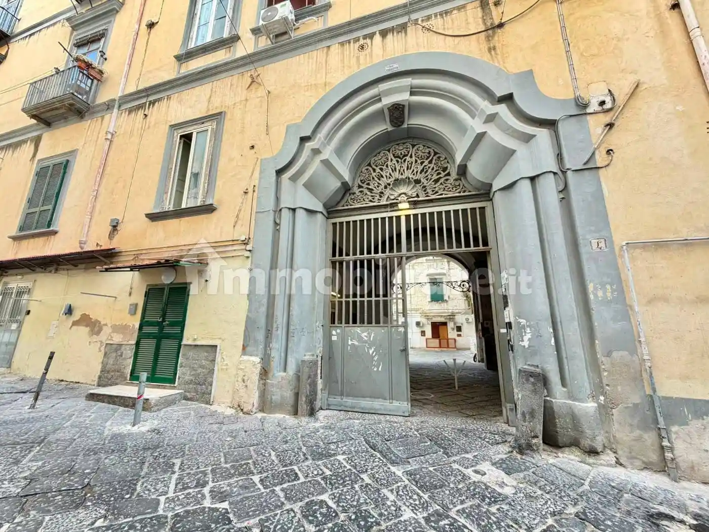 Appartamento in vendita a Napoli