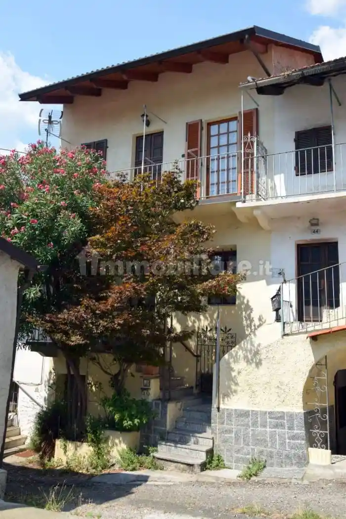 Casa indipendente in vendita a San Didero