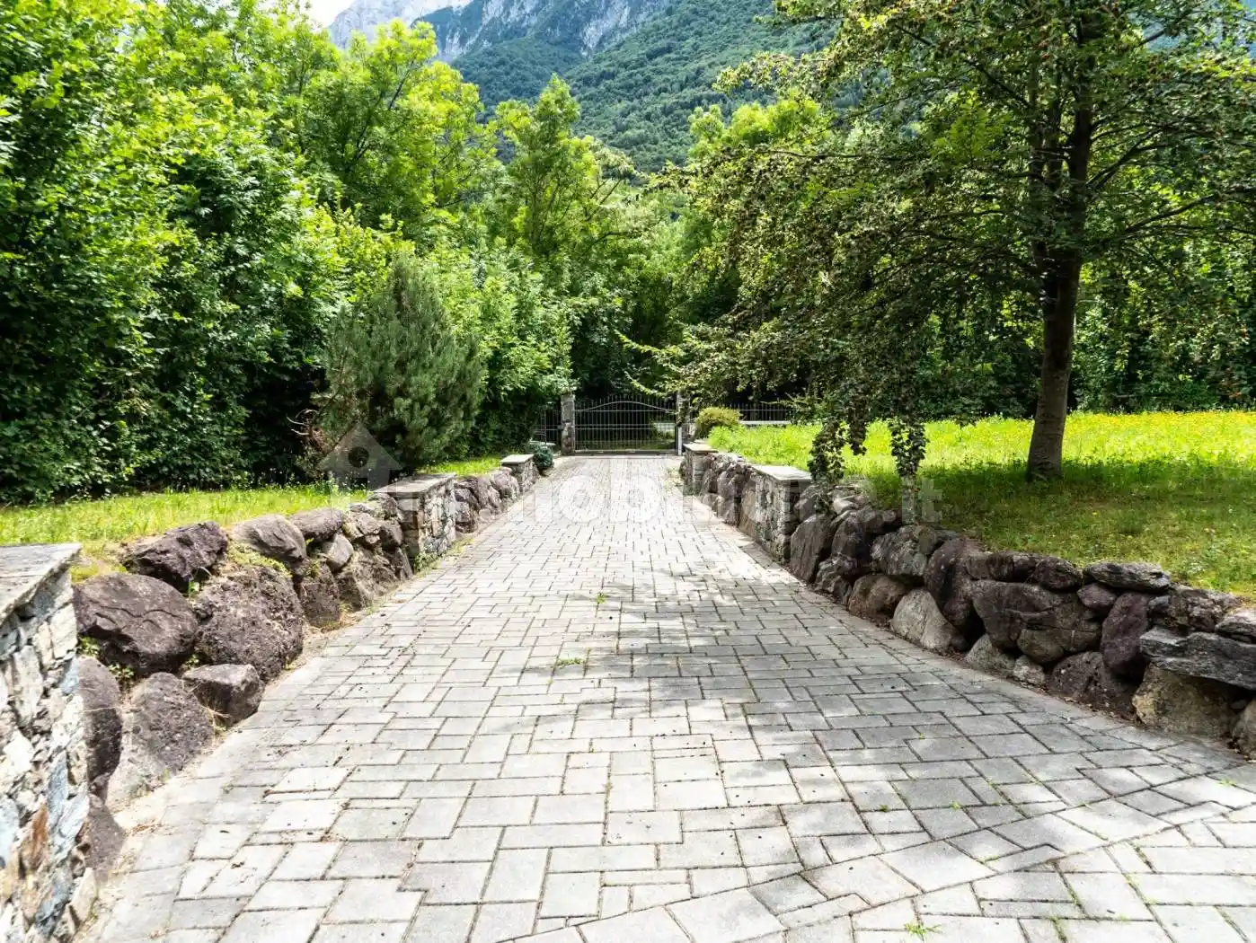 Villa in vendita a Cortenova