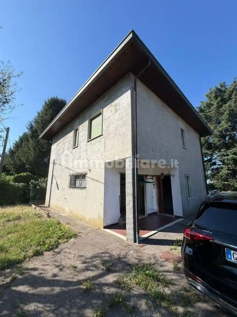Villa in vendita a Besozzo