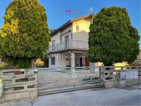 Appartamento in vendita a Falconara Marittima