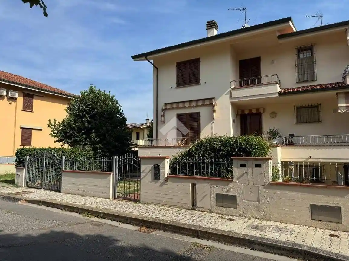 Villa in vendita a Chiesina Uzzanese