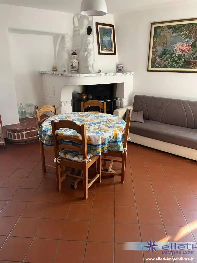 Casa indipendente in vendita a Massa