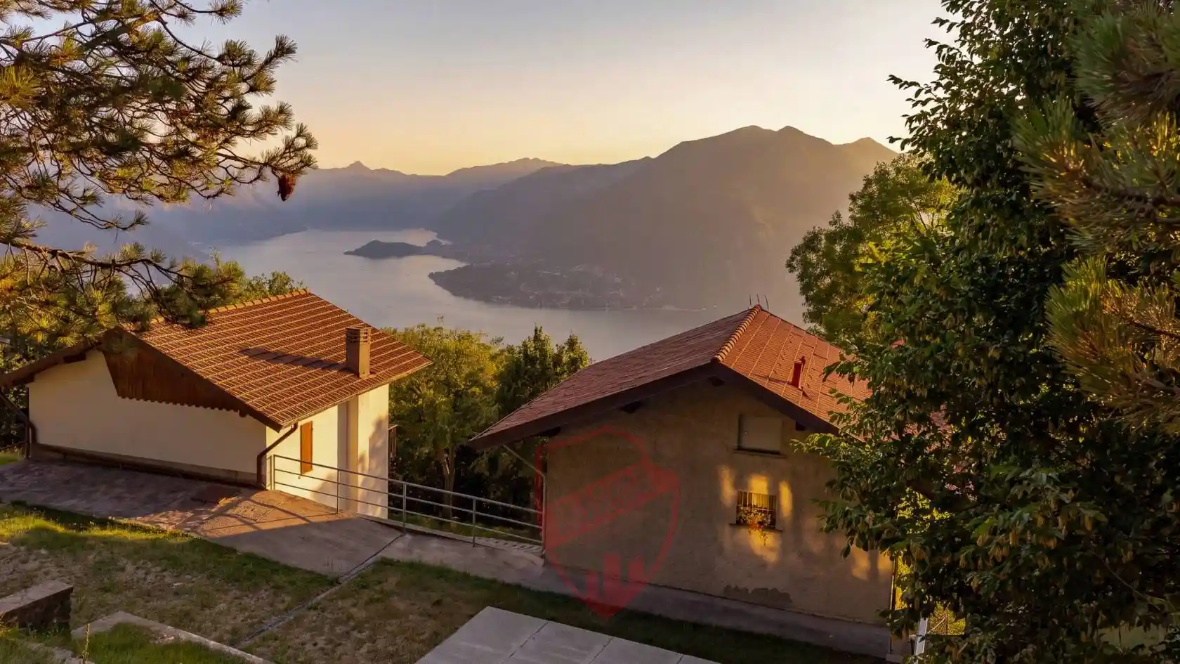 Villa in vendita a Perledo