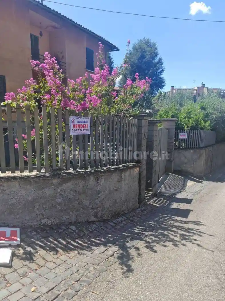 Appartamento in vendita a Grottaferrata