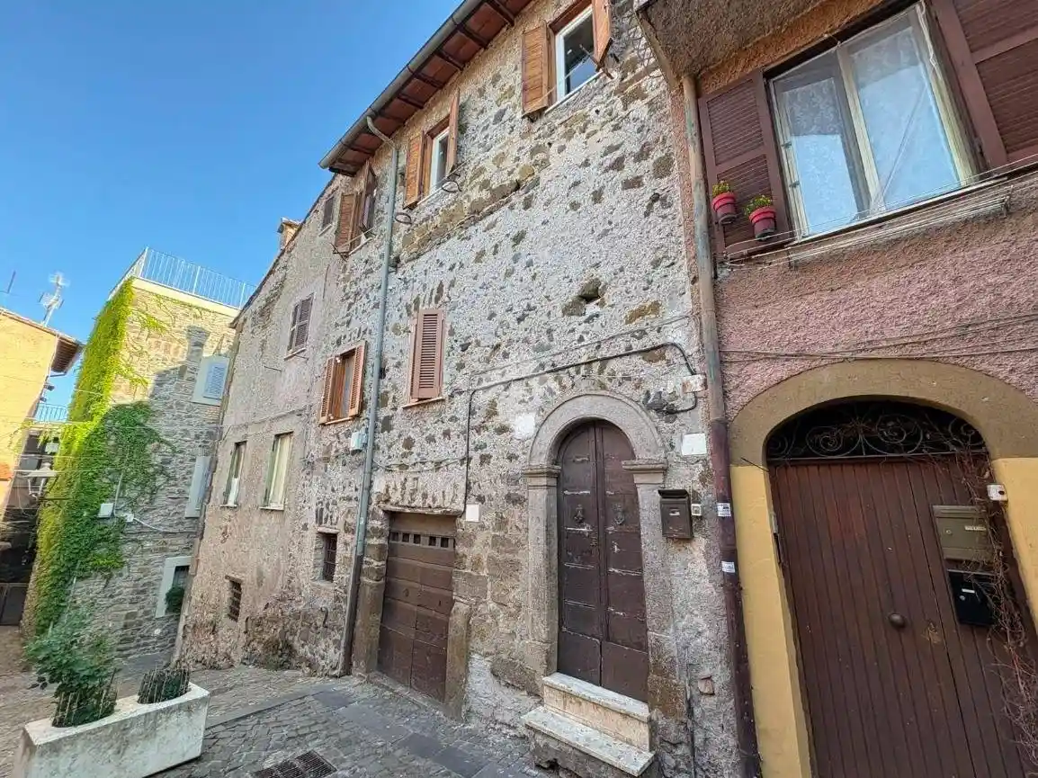 Palazzo - Edificio in vendita a Monte Compatri