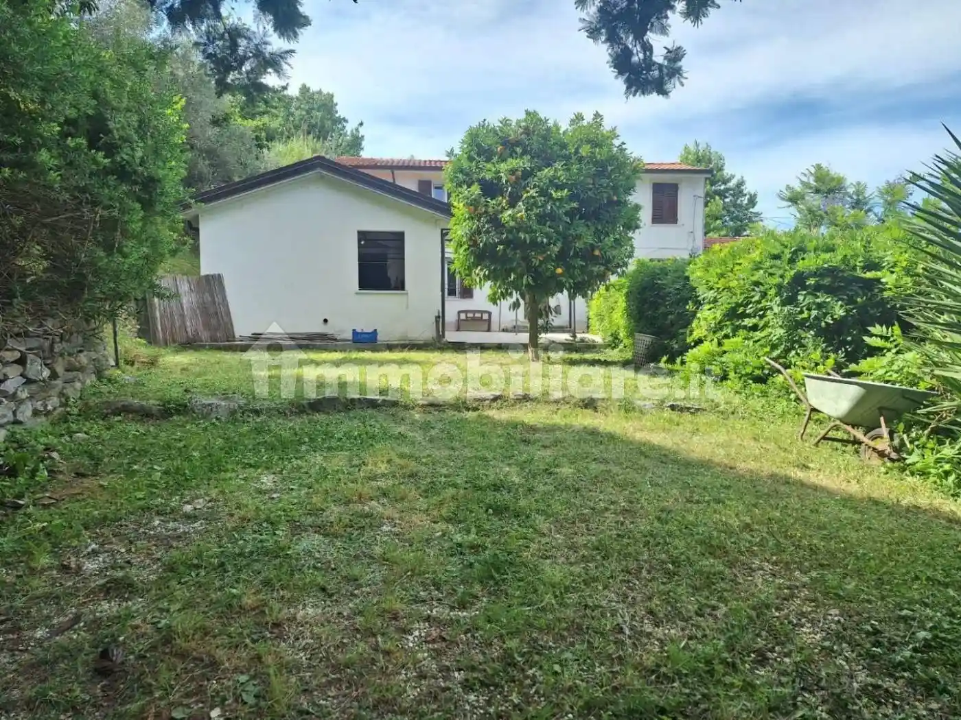 Casa indipendente in affitto a Ameglia
