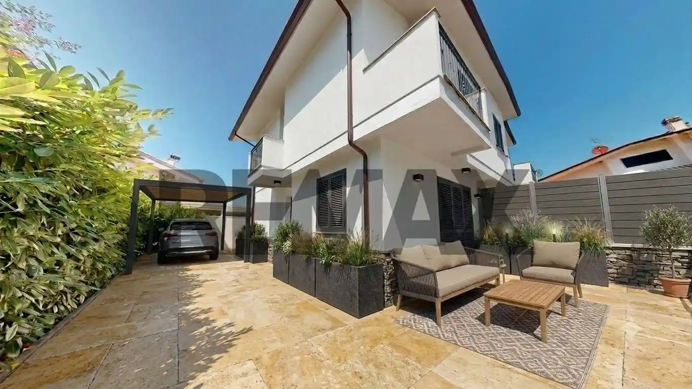 Villa in vendita a Viareggio