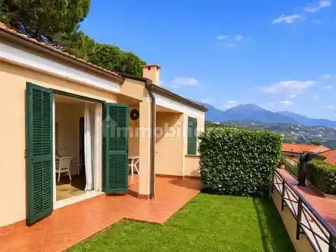 Appartamento in vendita a Cogoleto