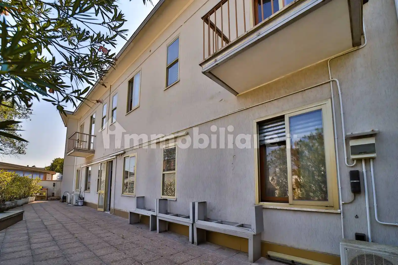 Palazzo - Edificio in vendita a Cologno Monzese