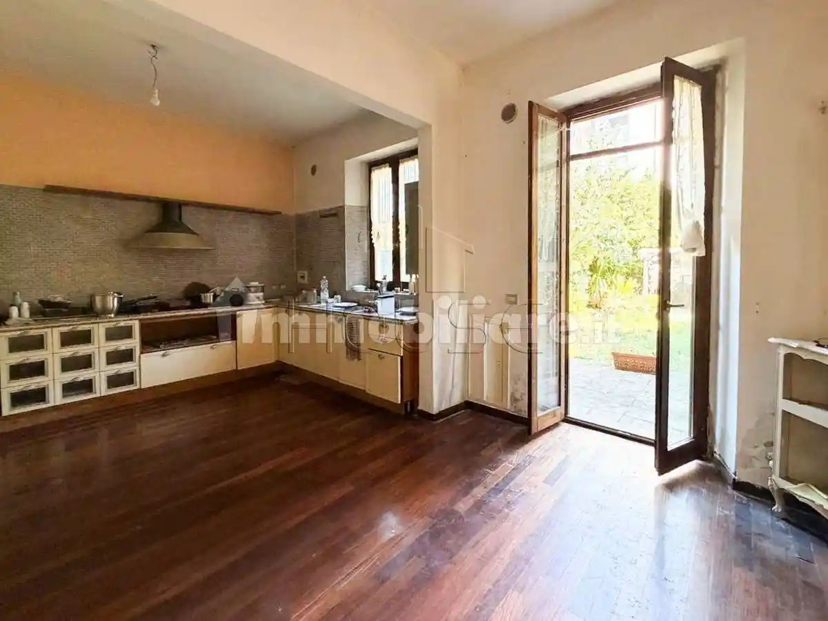 Casa indipendente in vendita a Arezzo