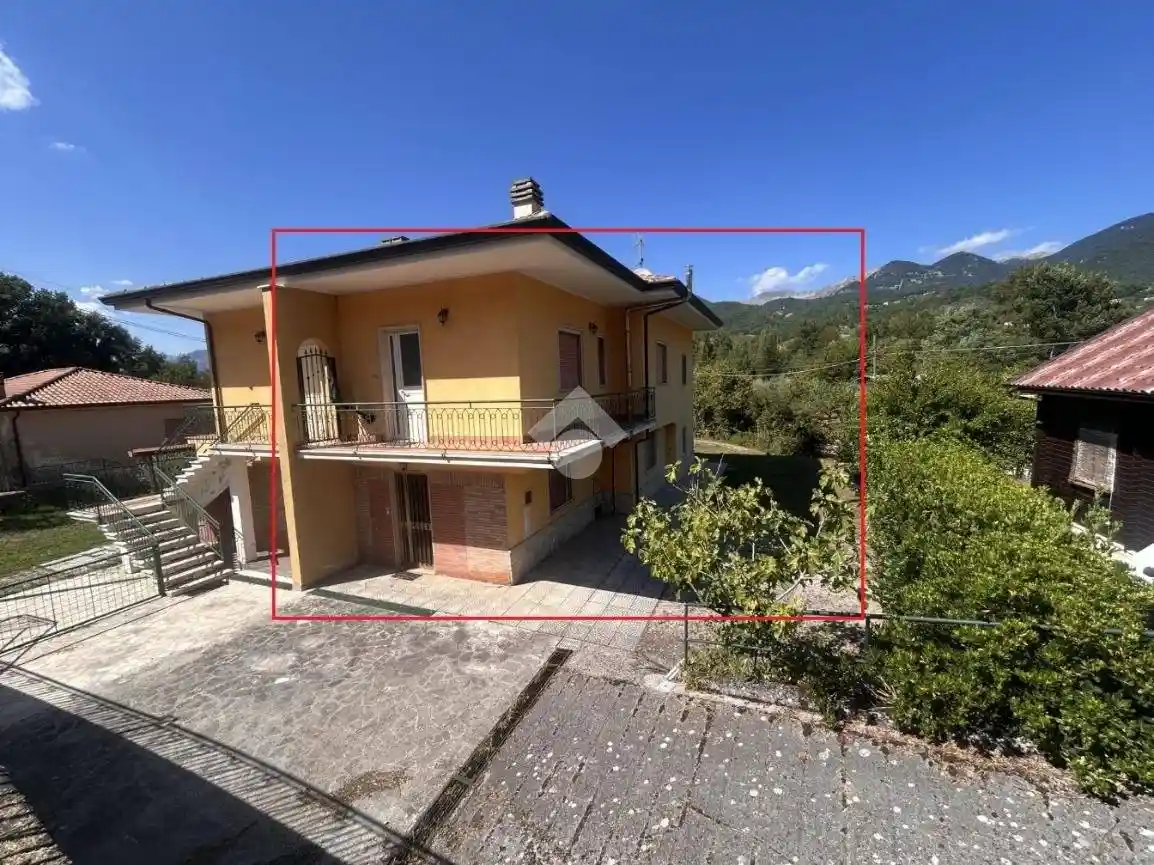 Casa indipendente in vendita a Villa Latina