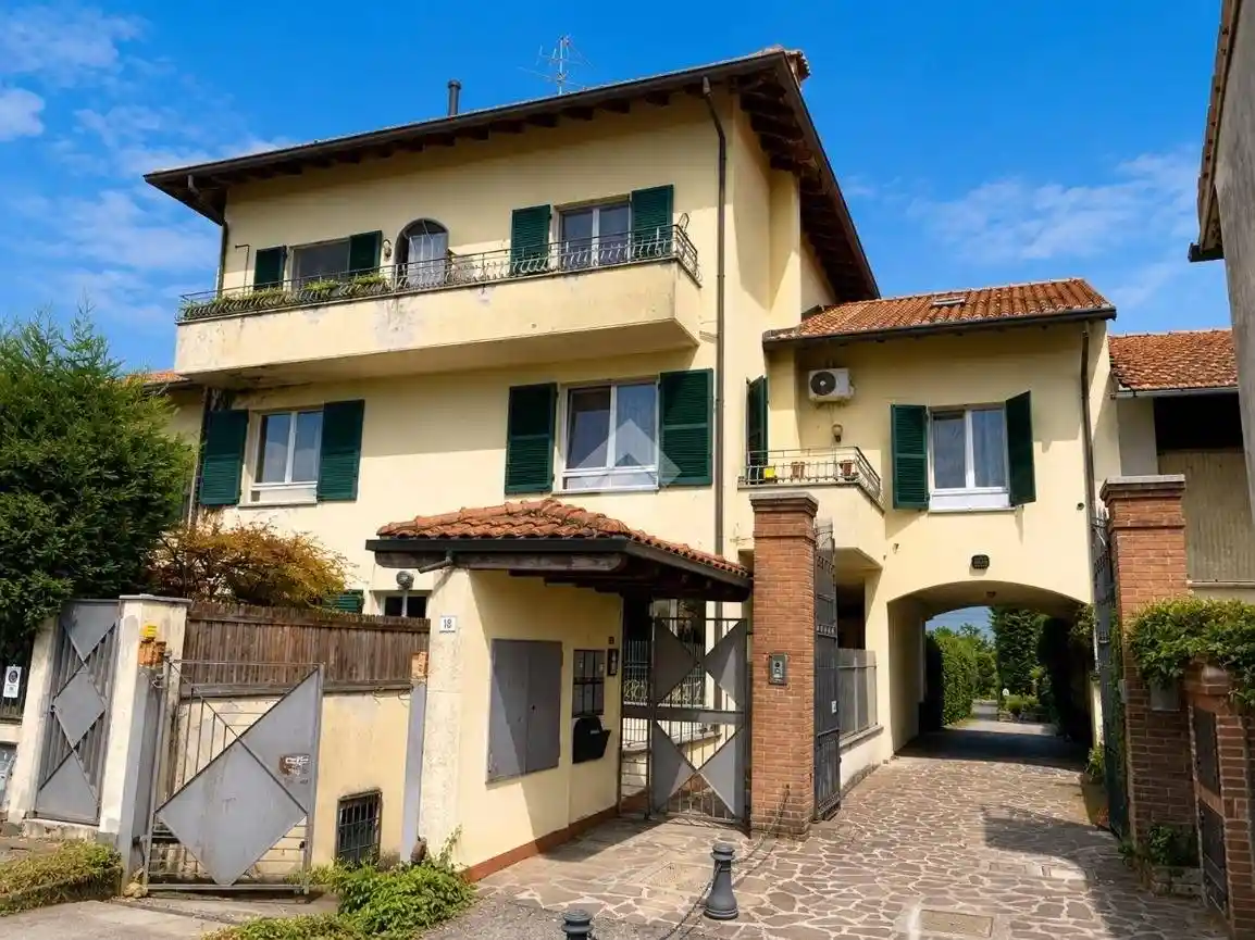Appartamento in vendita a Usmate Velate