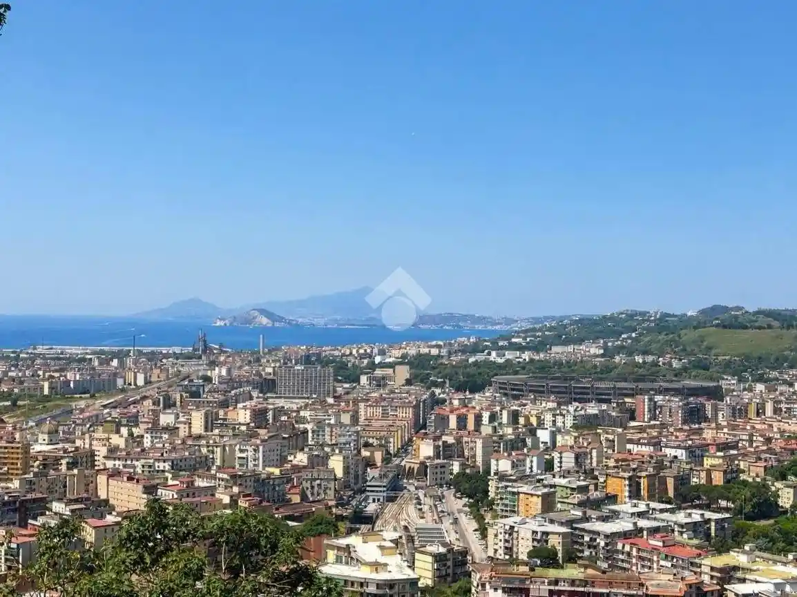 Appartamento in vendita a Napoli