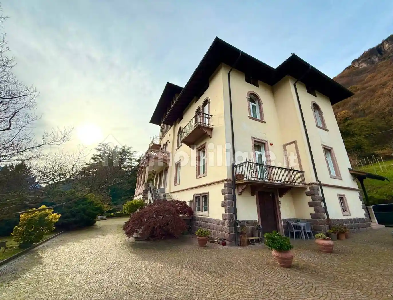 Palazzo - Edificio in vendita a Bolzano