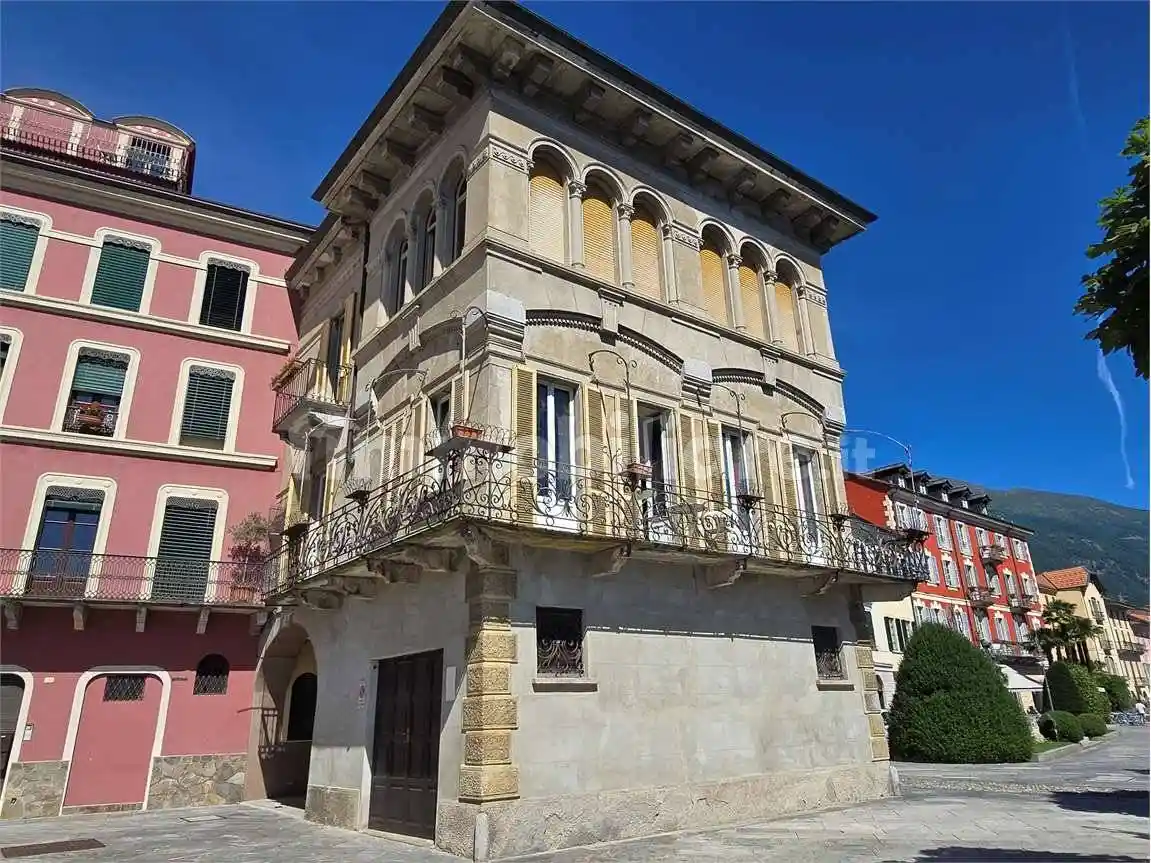Palazzo - Edificio in vendita a Cannobio