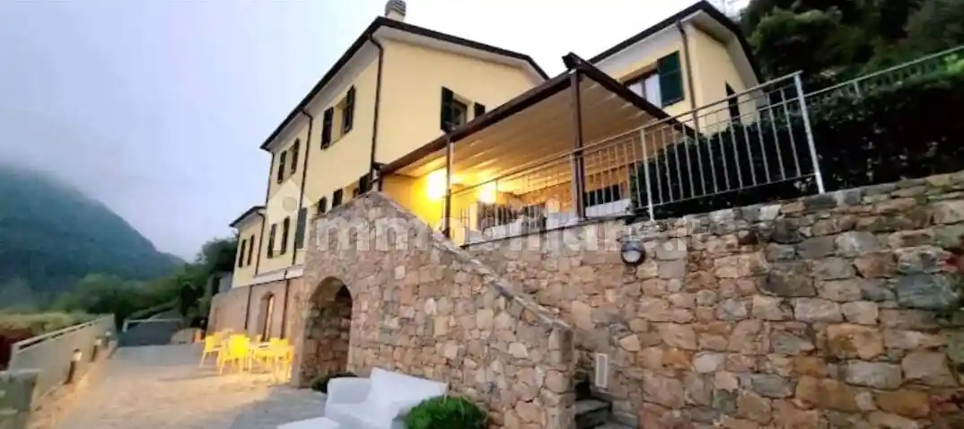 Villa in vendita a La Spezia