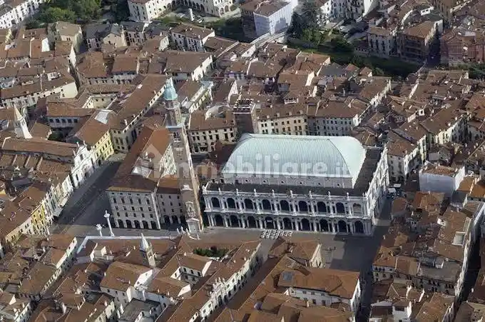 Palazzo - Edificio in vendita a Vicenza