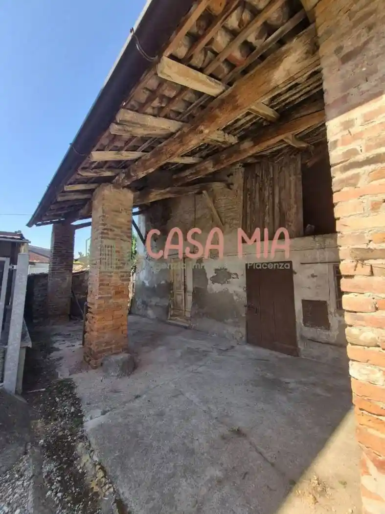 Rustico - Casale in vendita a Rottofreno