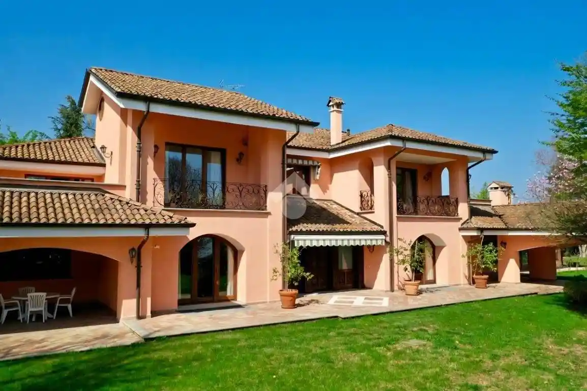 Villa in vendita a Tronzano Vercellese