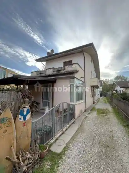 Casa indipendente in vendita a Viareggio