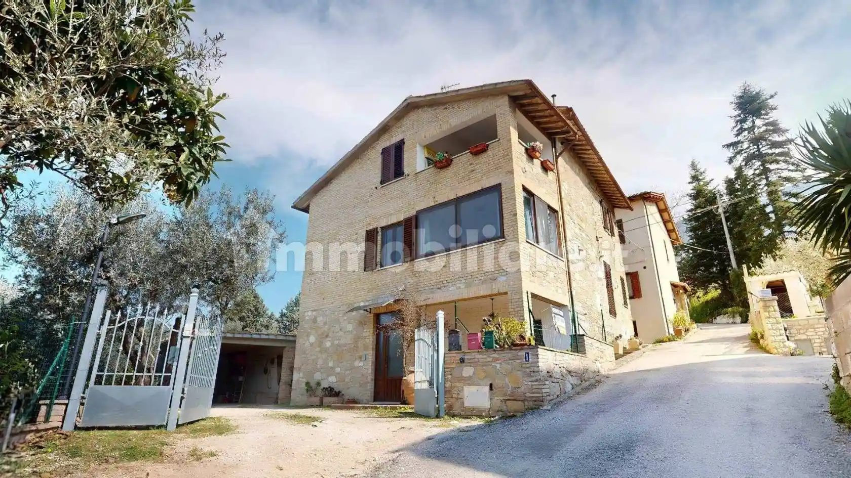 Casa indipendente in vendita a Assisi