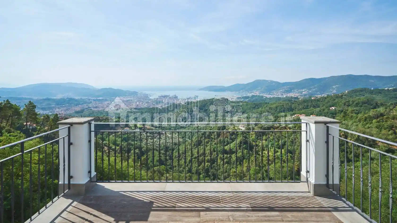 Villa in vendita a La Spezia