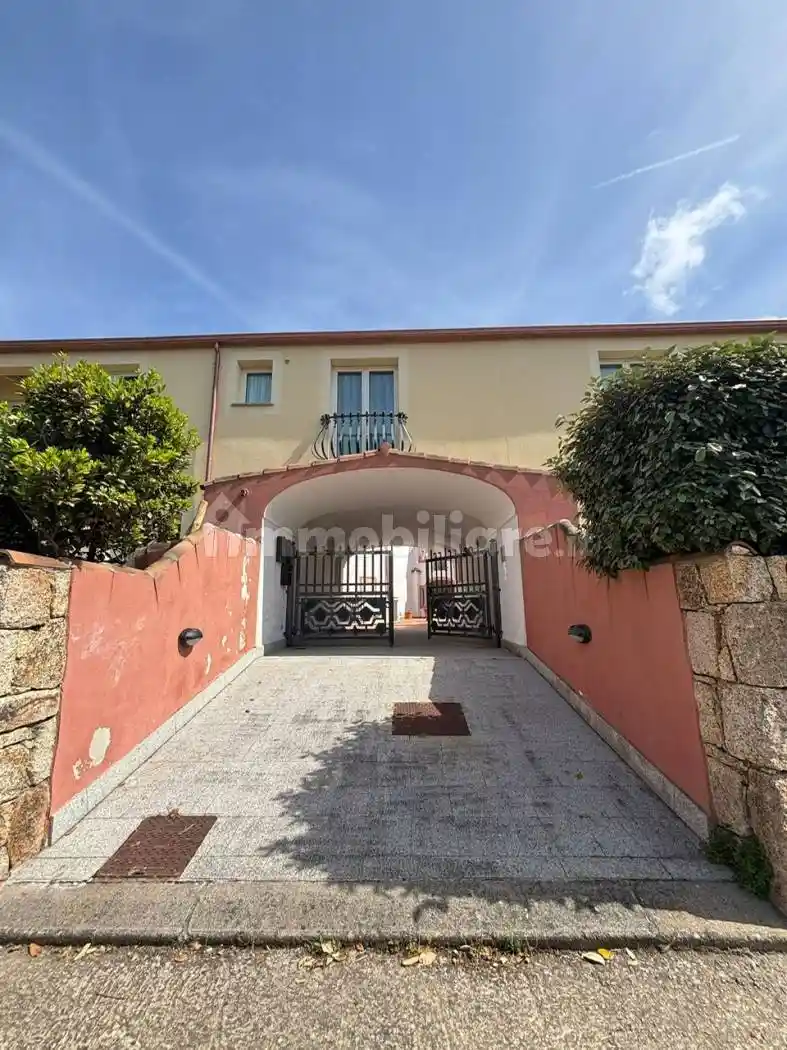 Appartamento in vendita a Arzachena