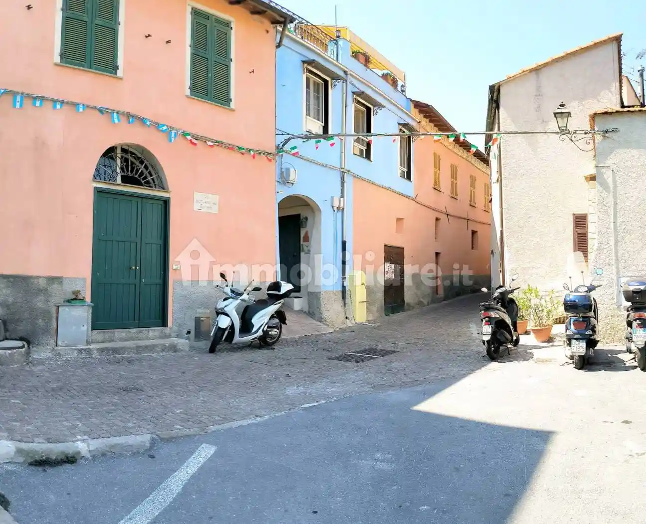 Palazzo - Edificio in vendita a Imperia