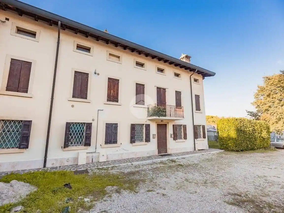 Appartamento in vendita a Sommacampagna