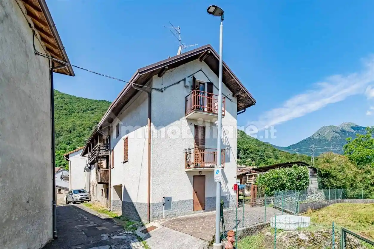 Appartamento in vendita a Sant'Omobono Terme