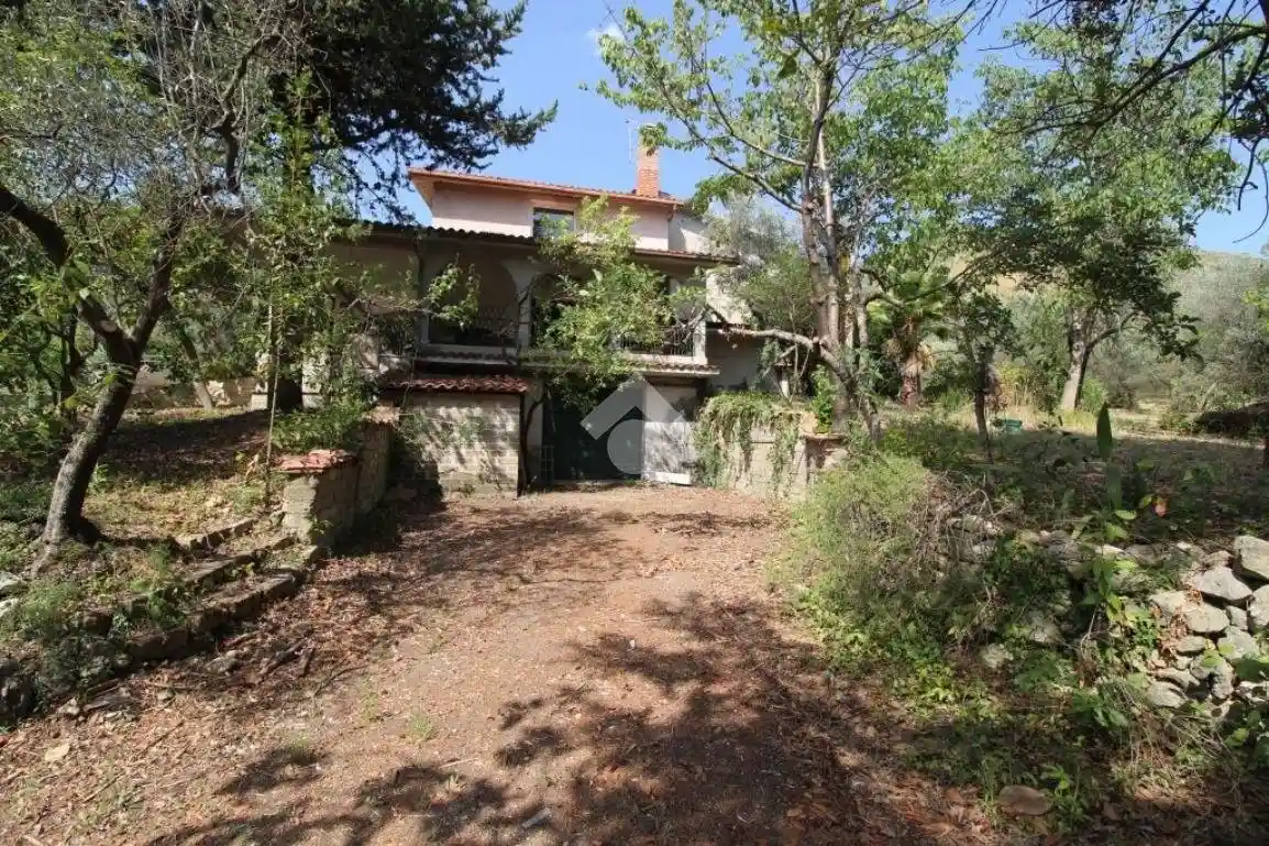 Villa in vendita a Scandriglia