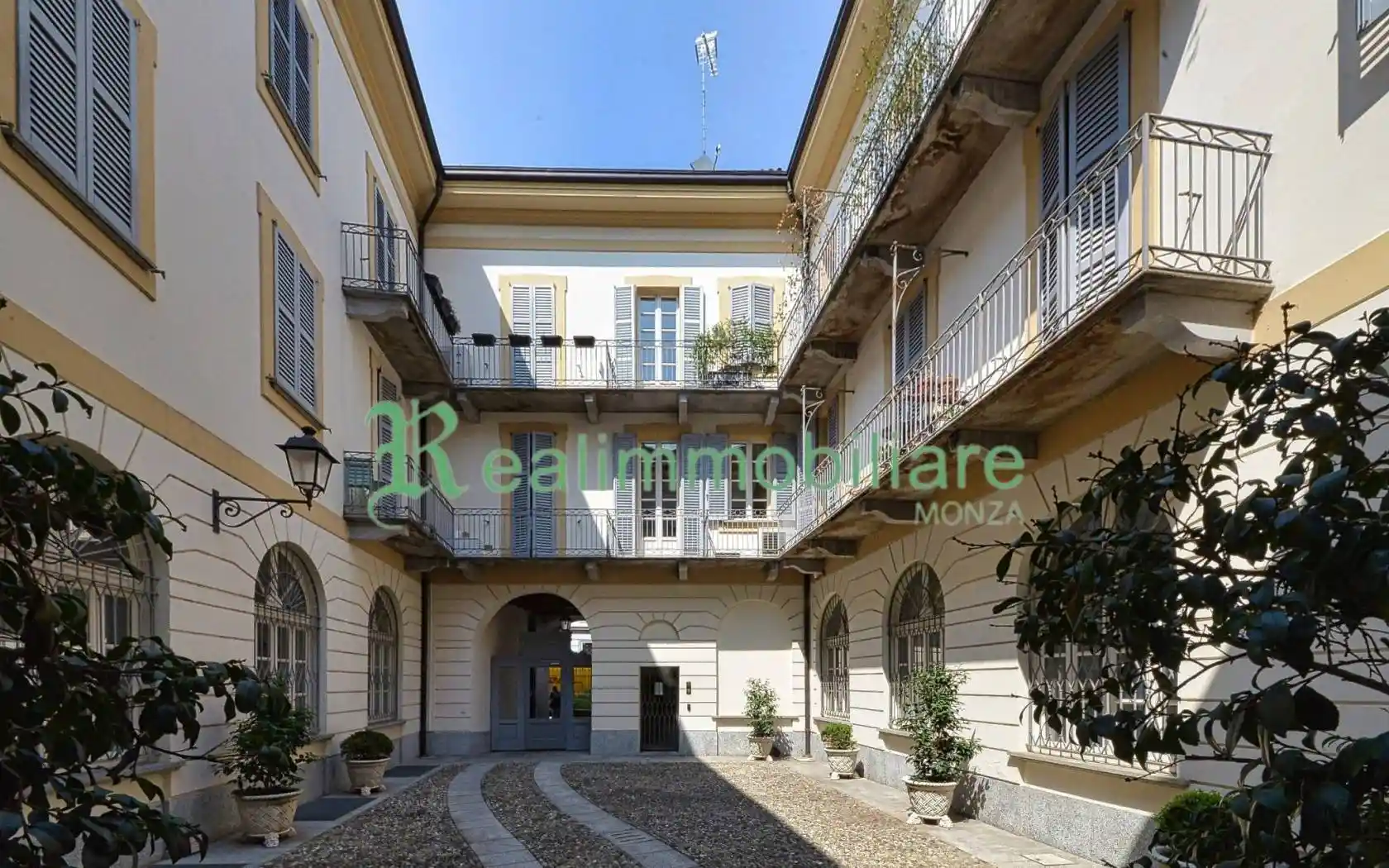 Appartamento in vendita a Monza