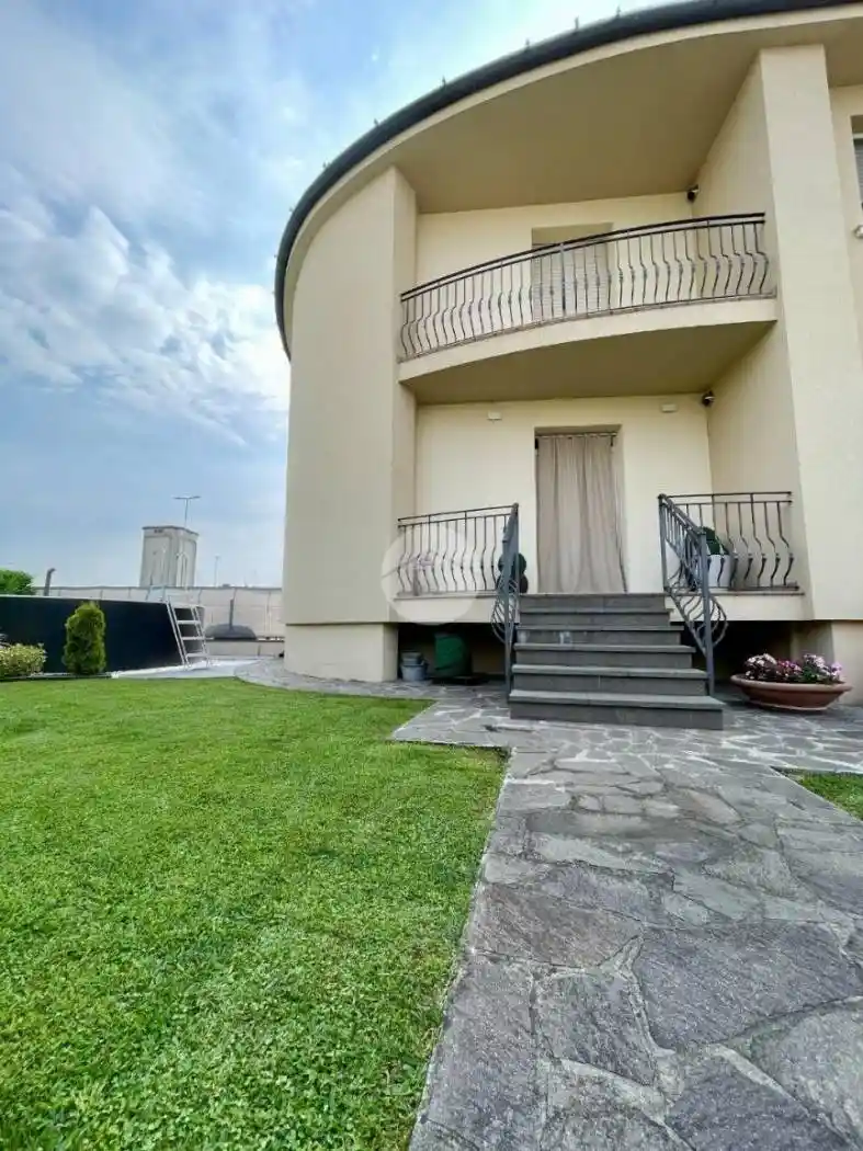 Villa in vendita a Pompiano