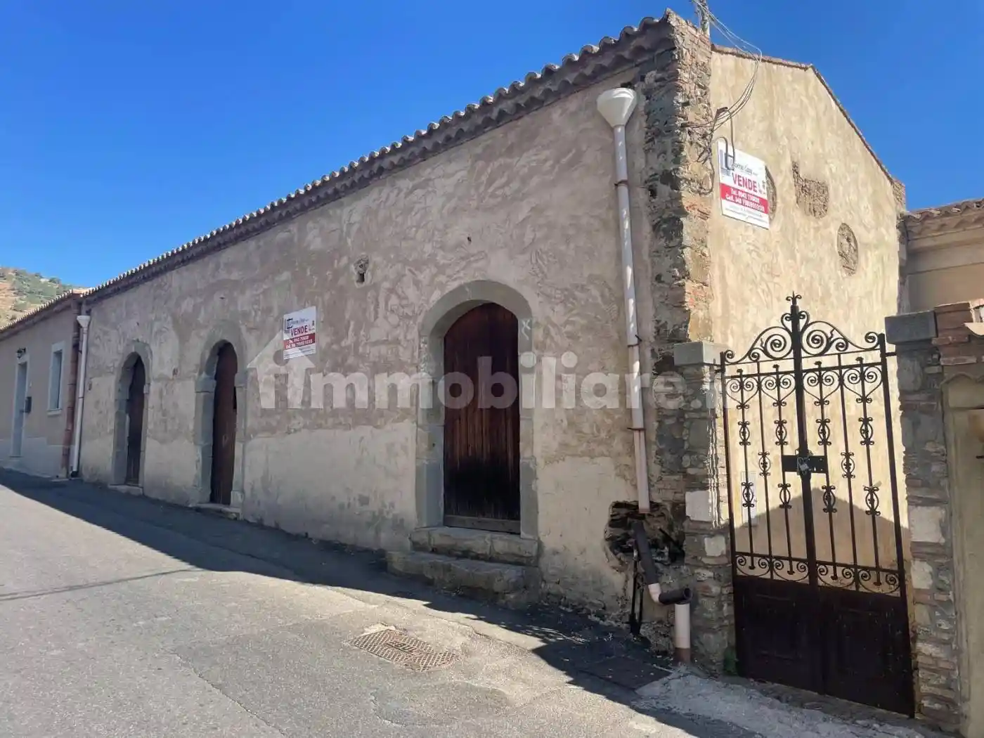 Palazzo - Edificio in vendita a Savoca