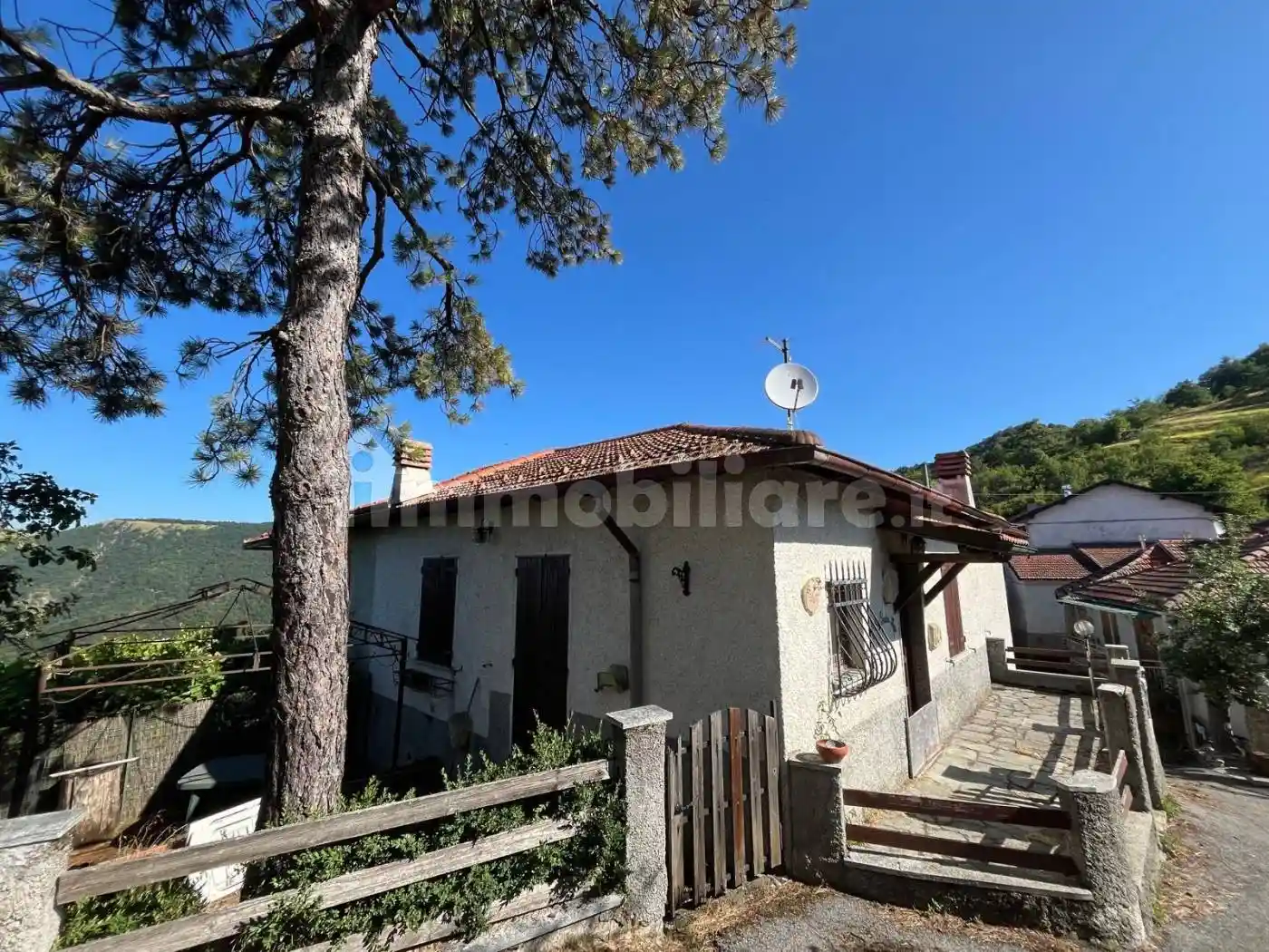 Villa in vendita a Vobbia