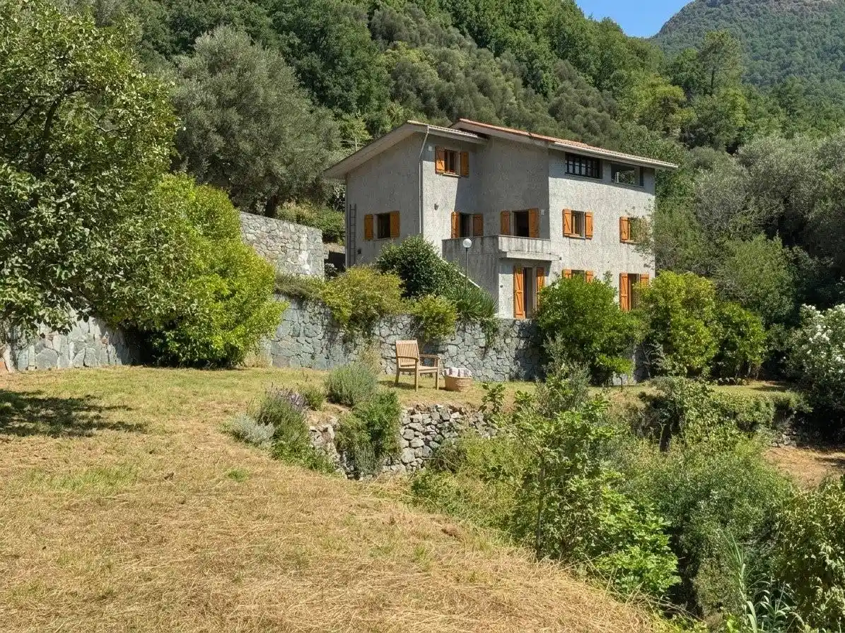 Villa in vendita a Varazze