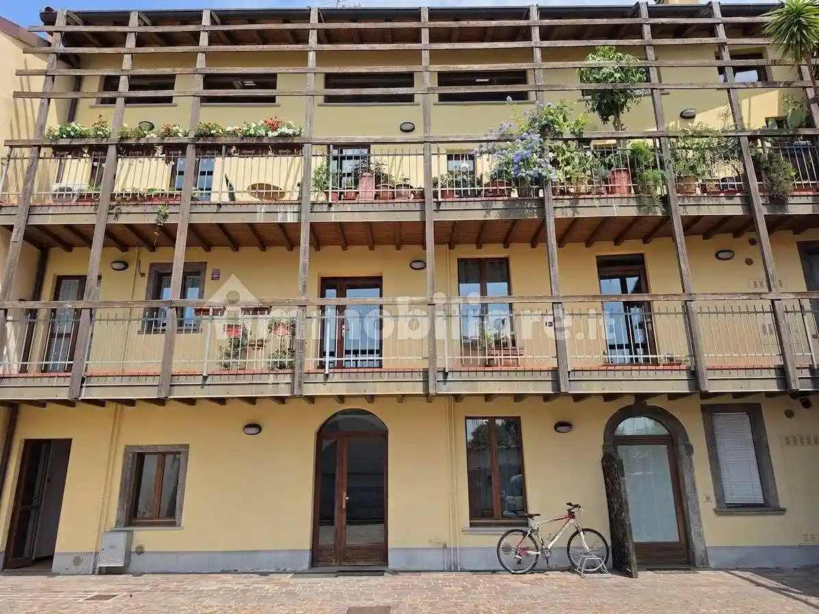 Appartamento in vendita a Almè