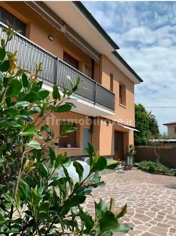 Villa in affitto a Biassono