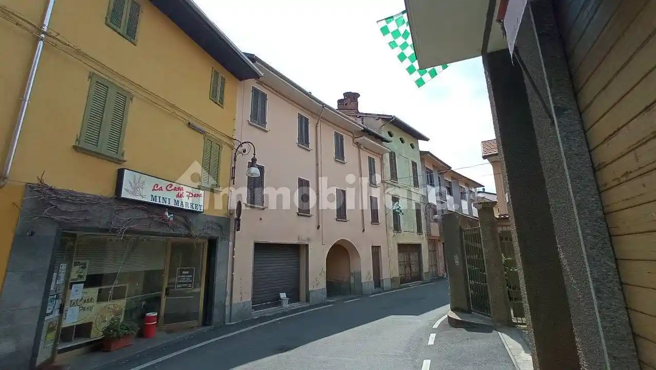 Appartamento in vendita a Maggiora