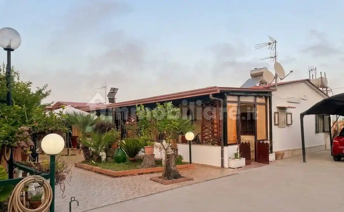 Villa in vendita a Cellole