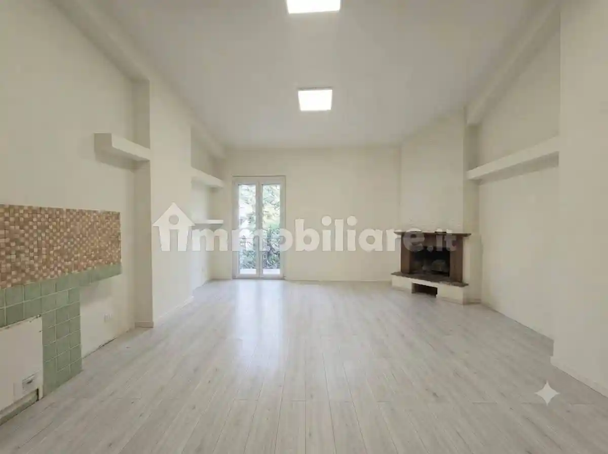Appartamento in vendita a Anguillara Sabazia