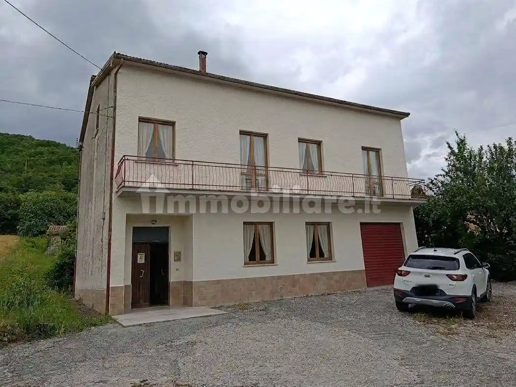 Casa indipendente in vendita a Fossato di Vico