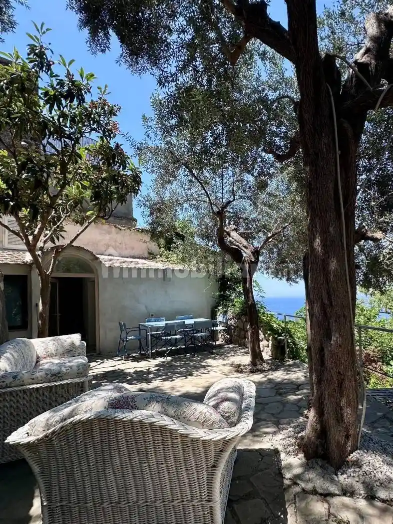 Casa indipendente in affitto a Massa Lubrense