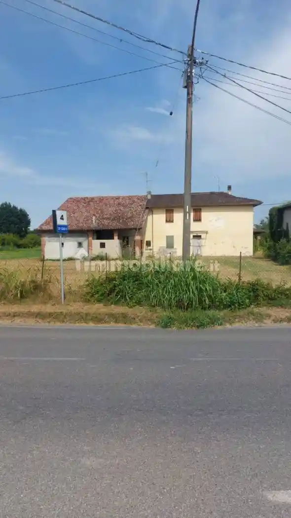 Rustico - Casale in vendita a Castelvetro Piacentino