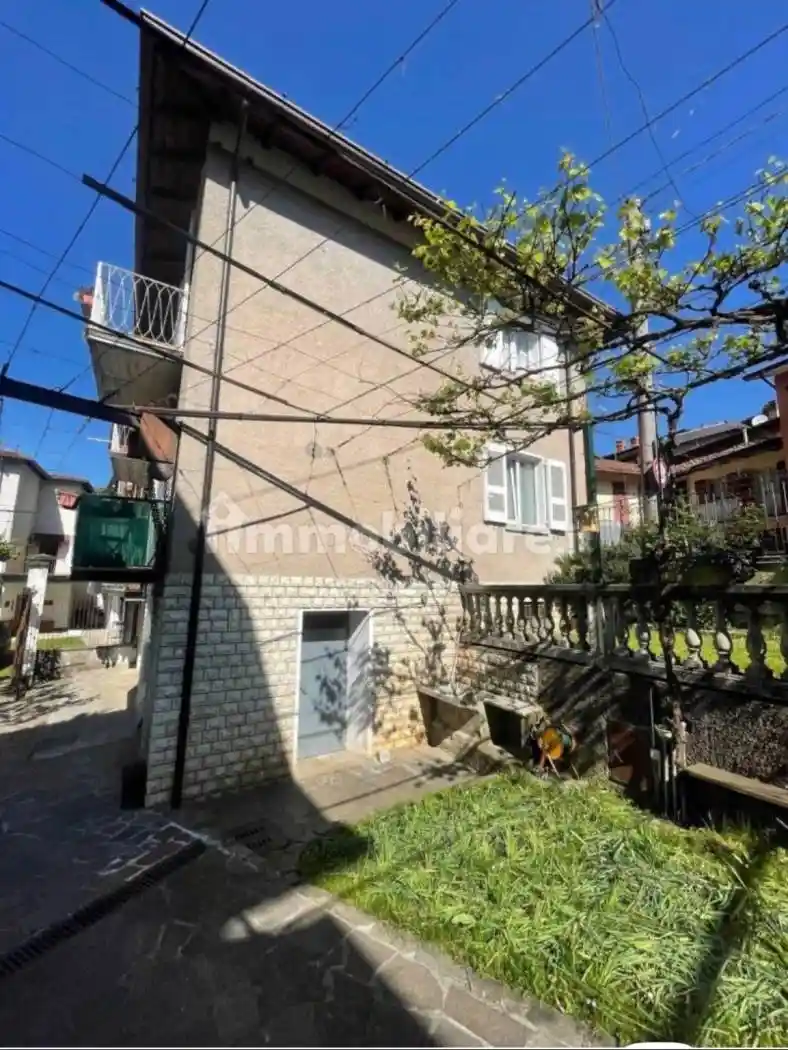 Casa indipendente in vendita a Pezzaze