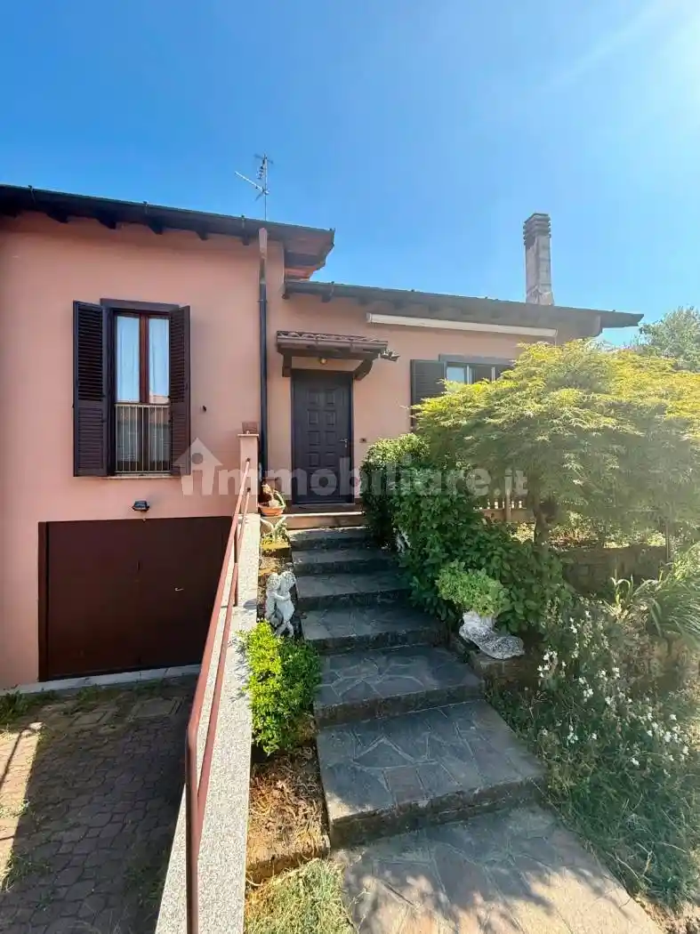 Villetta a schiera in vendita a Cassinetta di Lugagnano